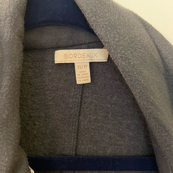 Sweater, jacket with zipper and ruffle - Picture 2 of 3